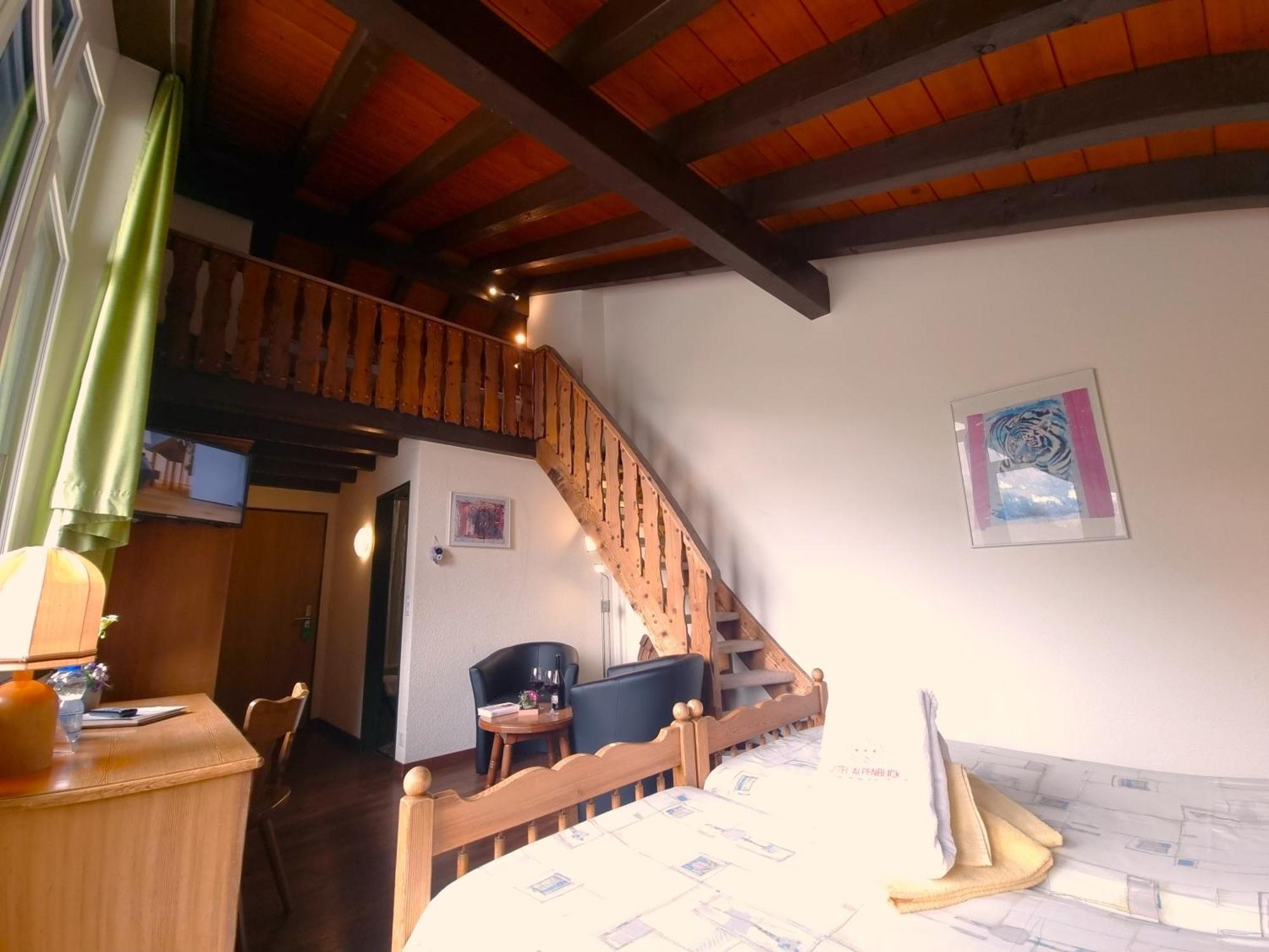 Hotel Alpenblick-Leukerbad-Therme Rum bild