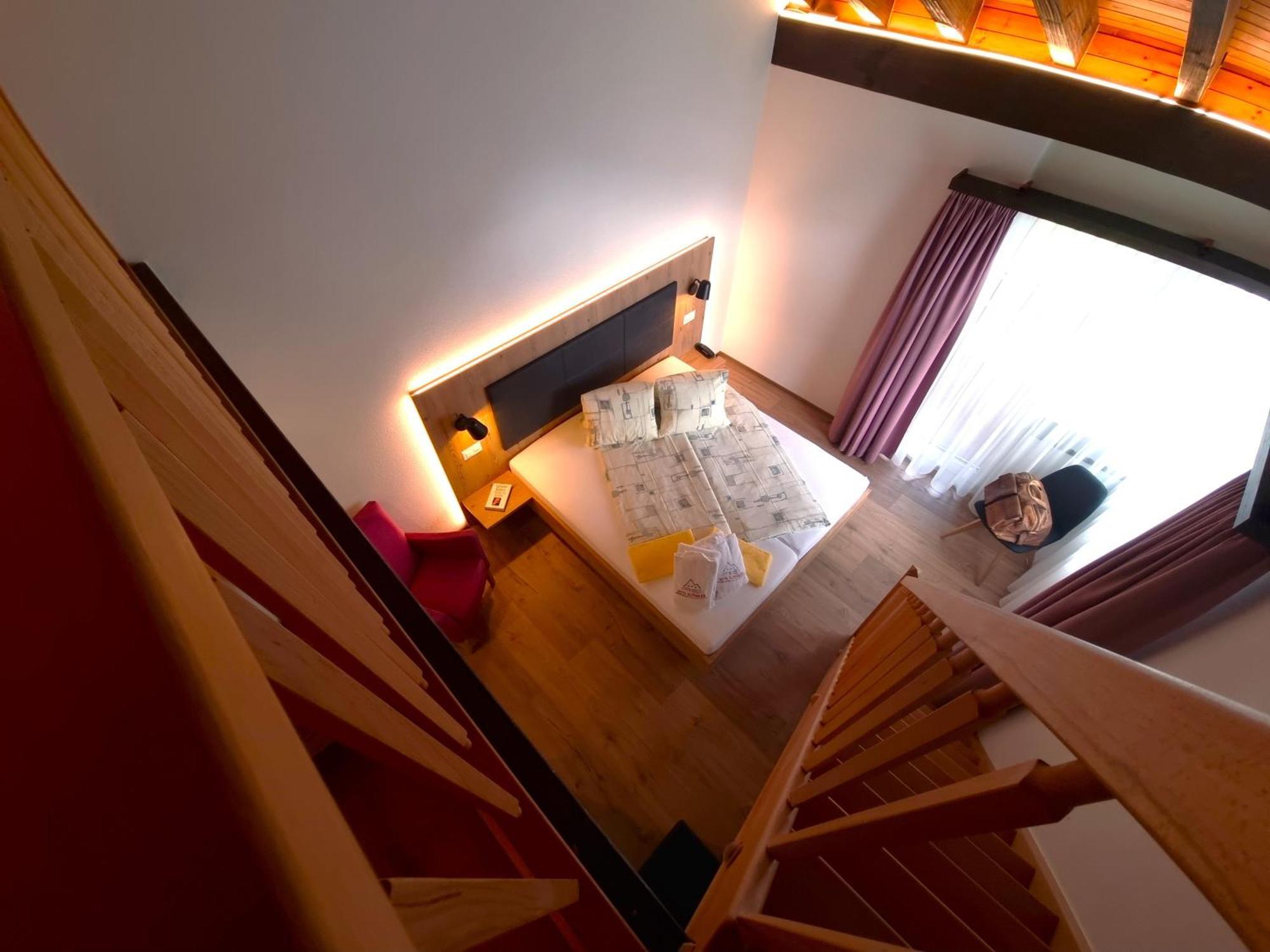 Hotel Alpenblick-Leukerbad-Therme Rum bild
