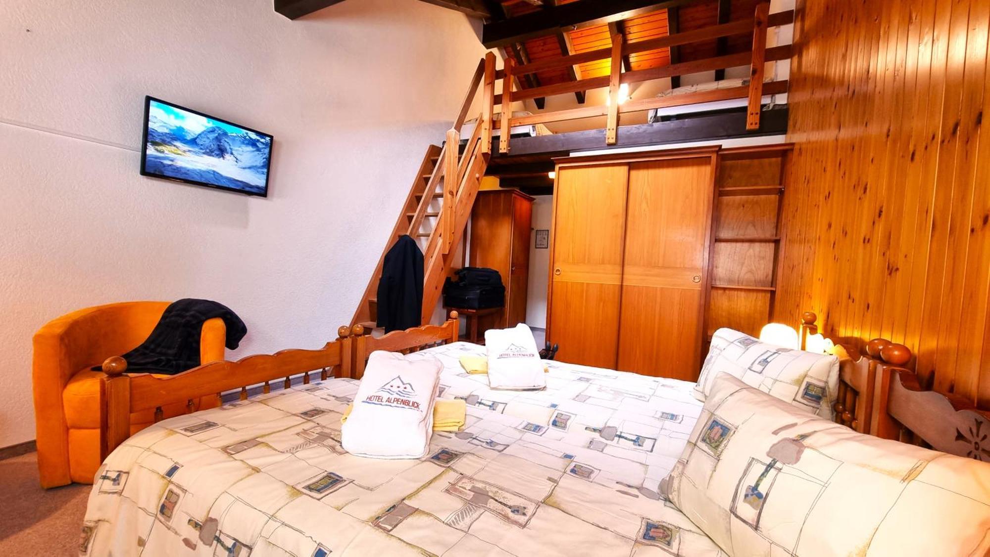 Hotel Alpenblick-Leukerbad-Therme Rum bild
