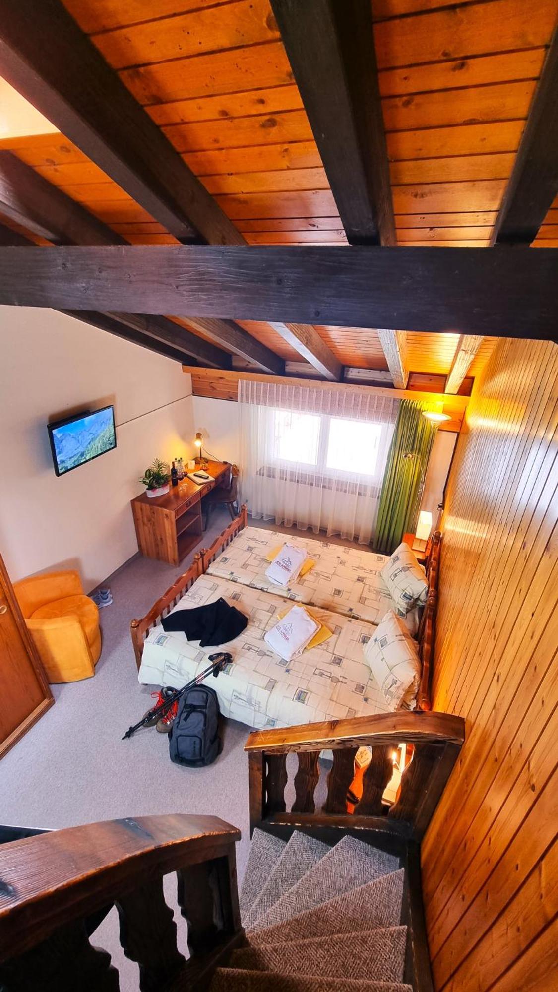 Hotel Alpenblick-Leukerbad-Therme Rum bild
