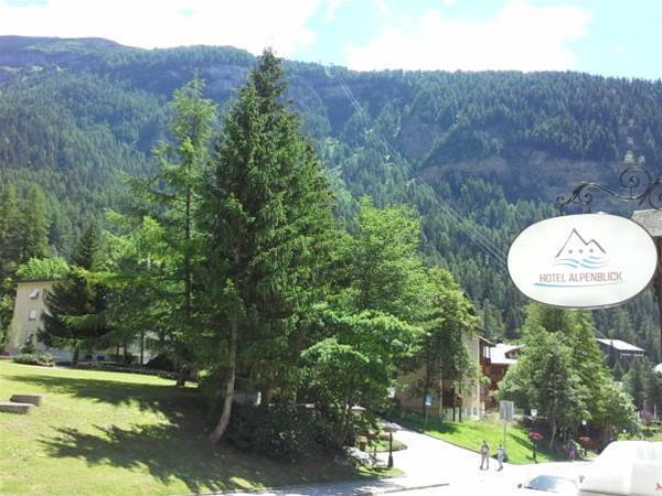 Hotel Alpenblick-Leukerbad-Therme Exteriör bild