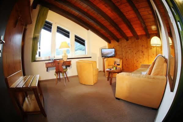 Hotel Alpenblick-Leukerbad-Therme Exteriör bild